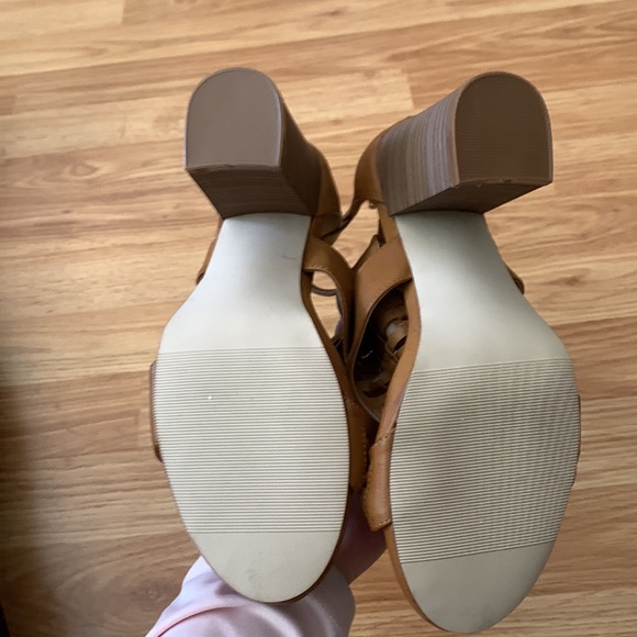 Madden NYC high heeled summer sandal. Size 7.5. Worn one time! Good as new - Picture 4 of 5